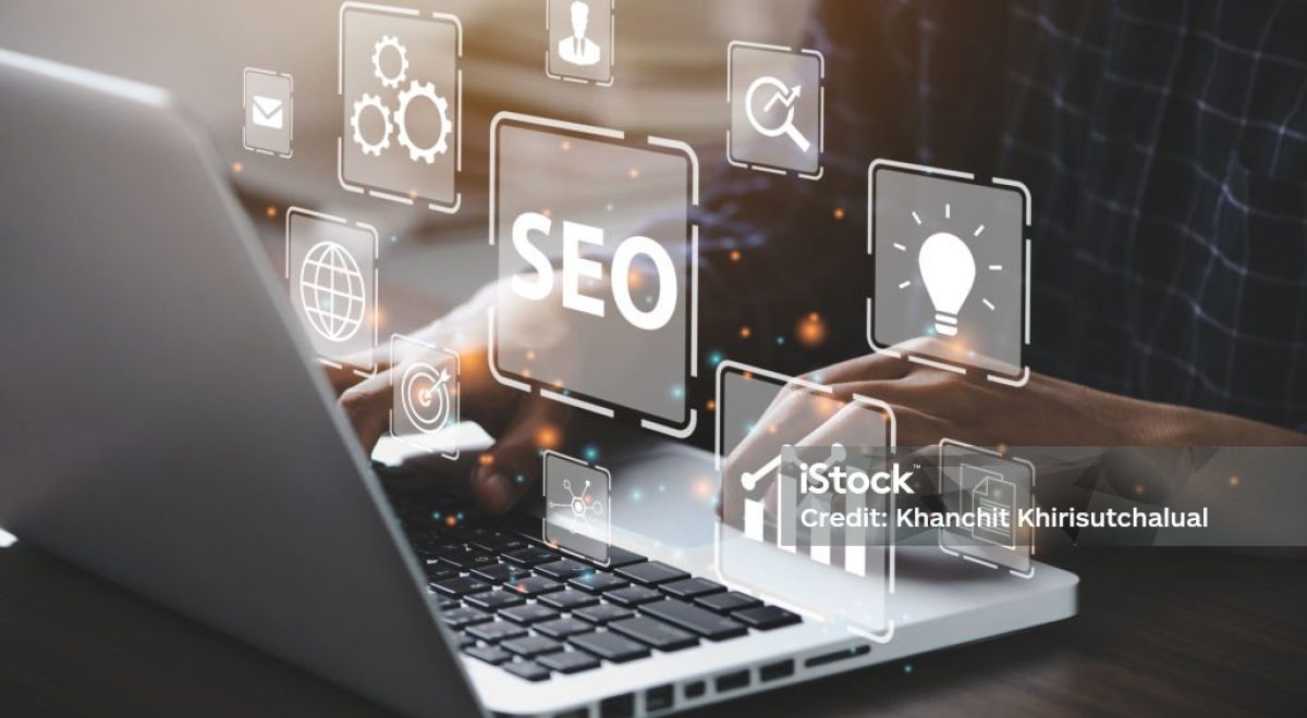 Businessman using a computer for analysis  SEO Search Engine Optimization Marketing Ranking Traffic Website Internet Business Technology Concept."n